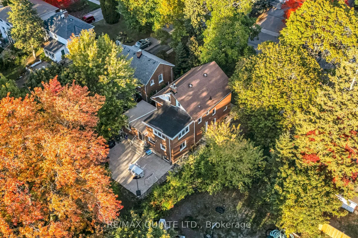 126 Dufferin Avenue, ON K8N 3X1