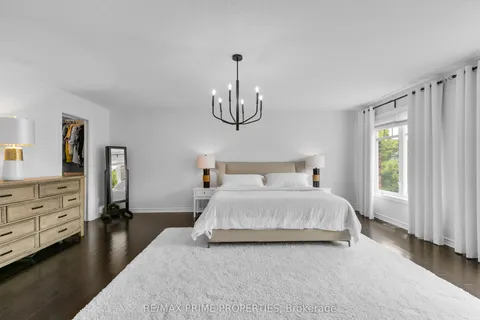 526 Golden Sedge Way, ON K1T 0G3