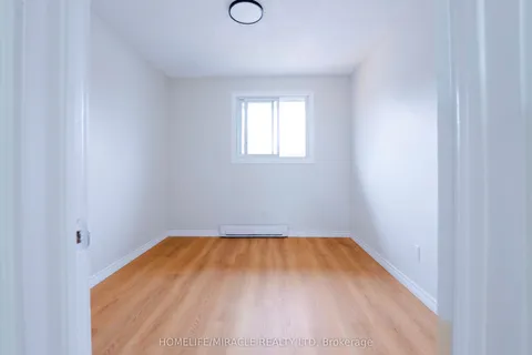 1728 Mckeown Avenue, ON P1B 7N3