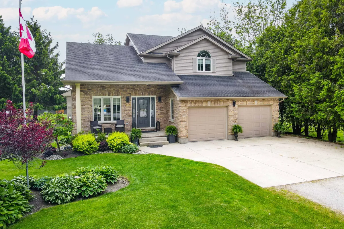 400 Second Street, ON N7G 3H8