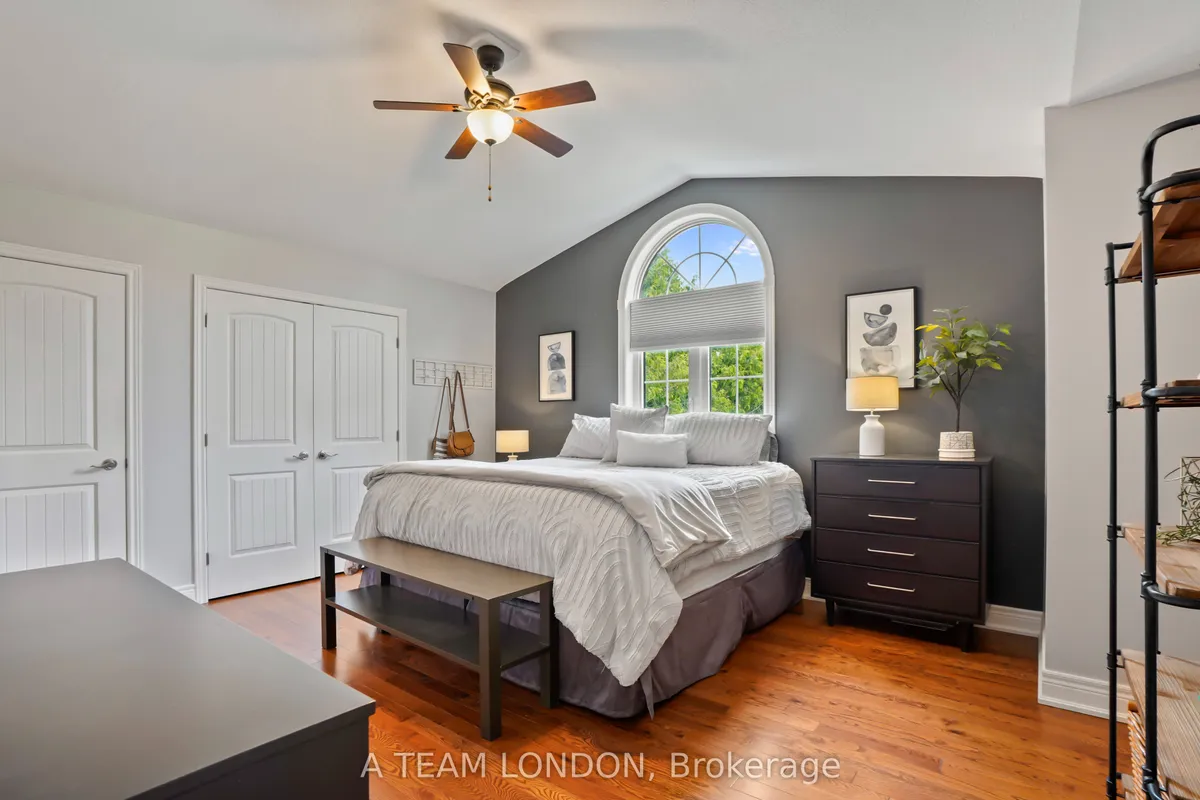 400 Second Street, ON N7G 3H8