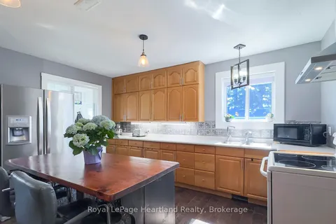 36973 Londesboro Road, ON N7A 3Y1