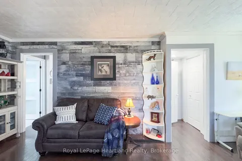 36973 Londesboro Road, ON N7A 3Y1