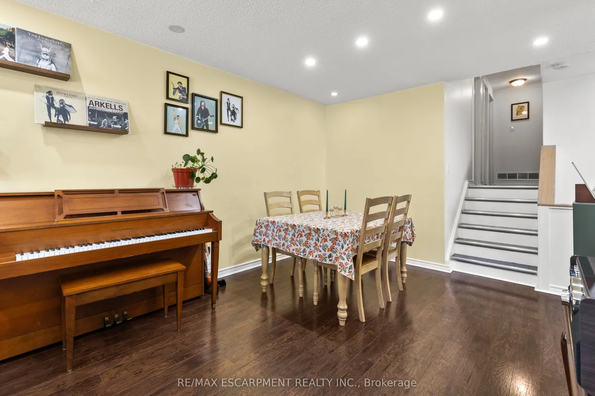 50 Gledhill Crescent, ON L9C 6H4