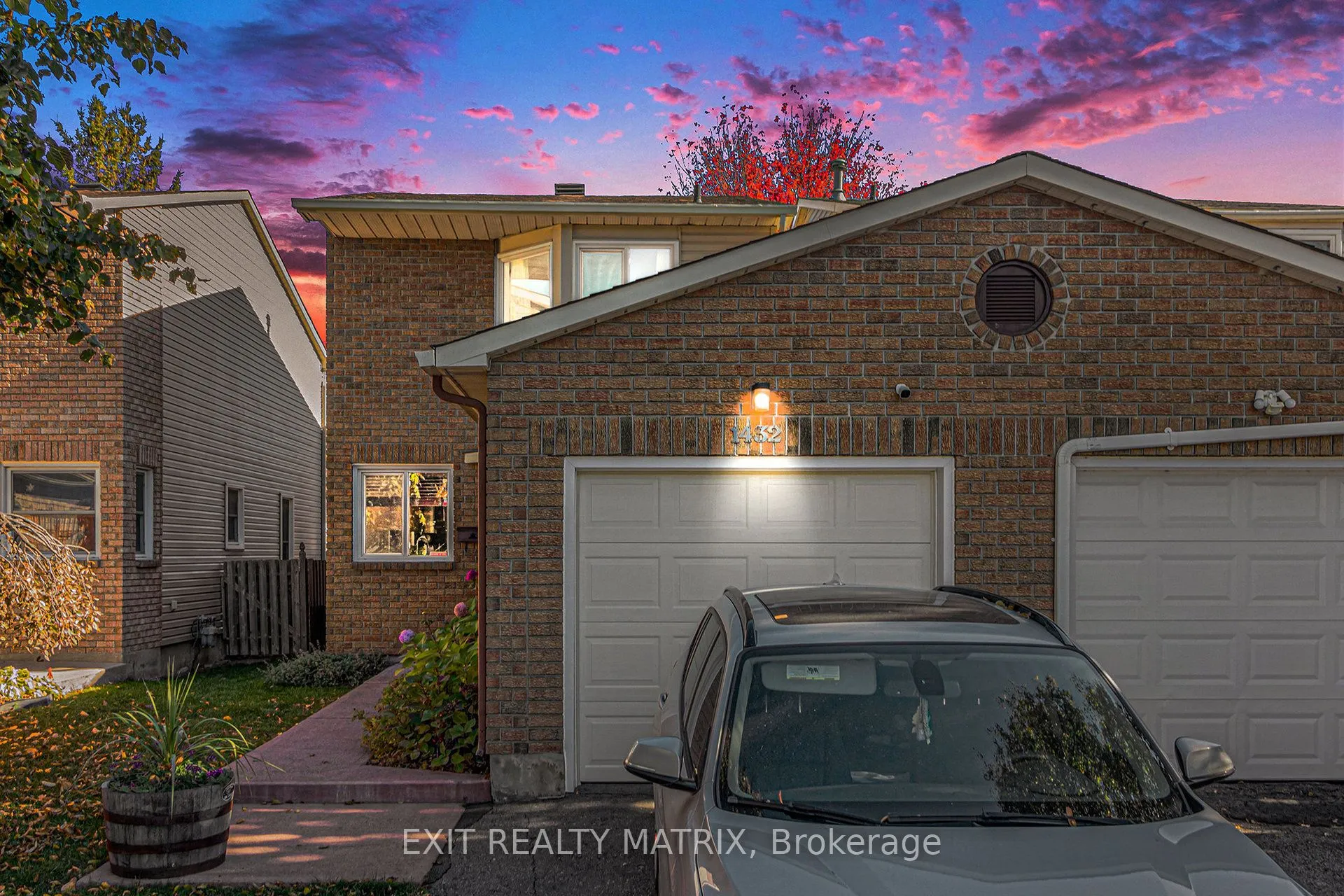 1432 Deavy Way, ON K1E 2W8