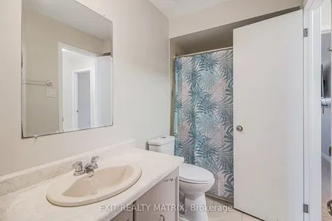 1432 Deavy Way, ON K1E 2W8