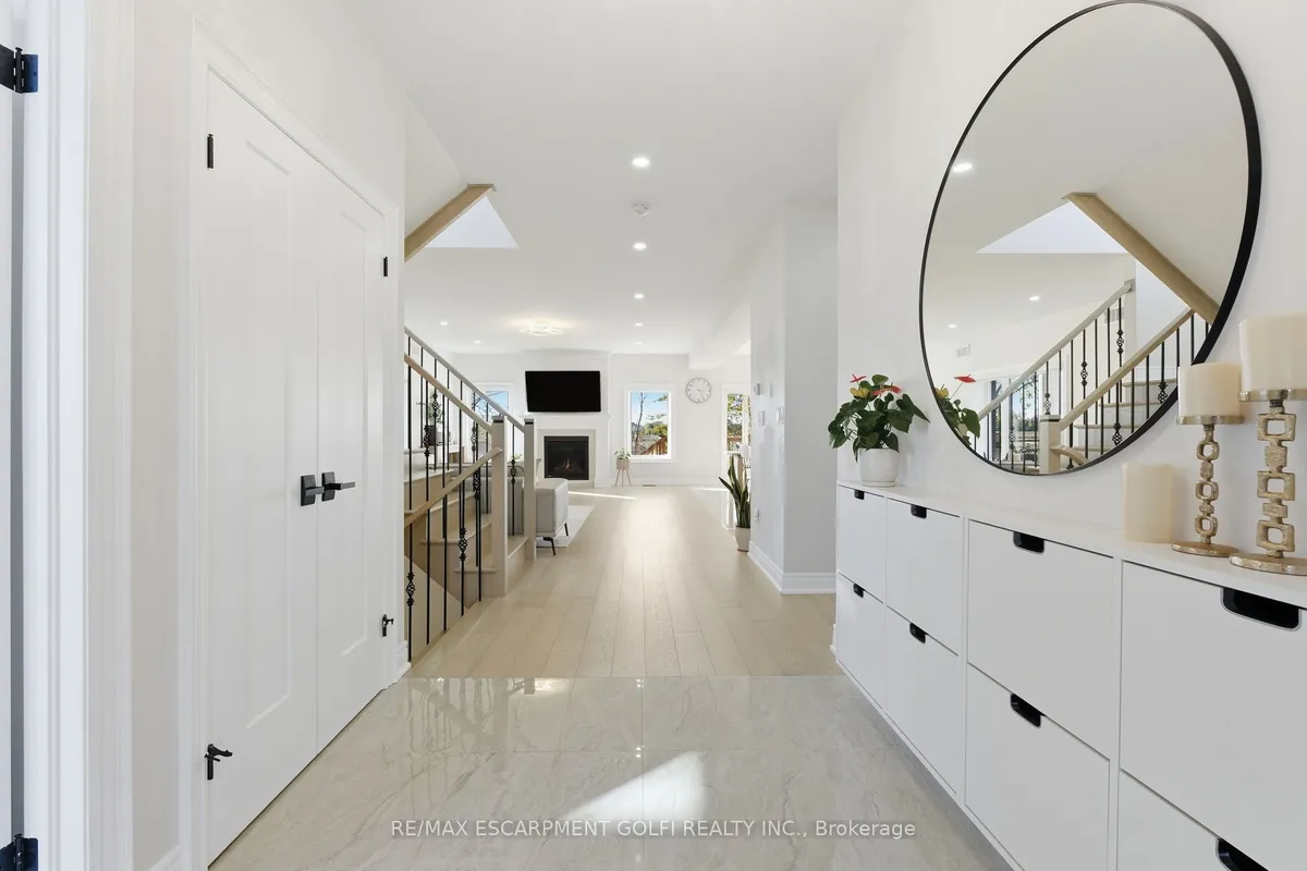 7403 Sherrilee Crescent, ON L2H 3T4