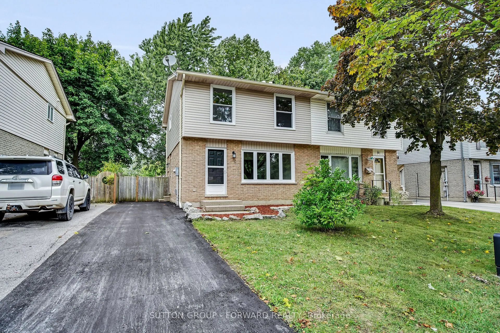 12 Inverary Road, ON N6G 3L6