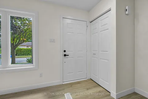 12 Inverary Road, ON N6G 3L6