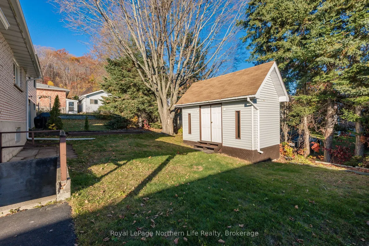 74 Belleview Crescent, ON P1B 8T7