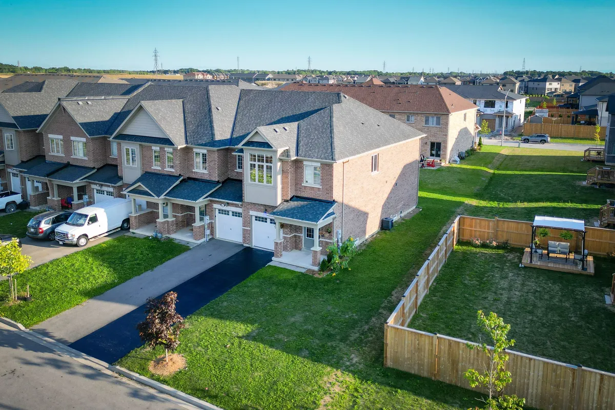 25 Sparkle Drive, ON L2V 0H2