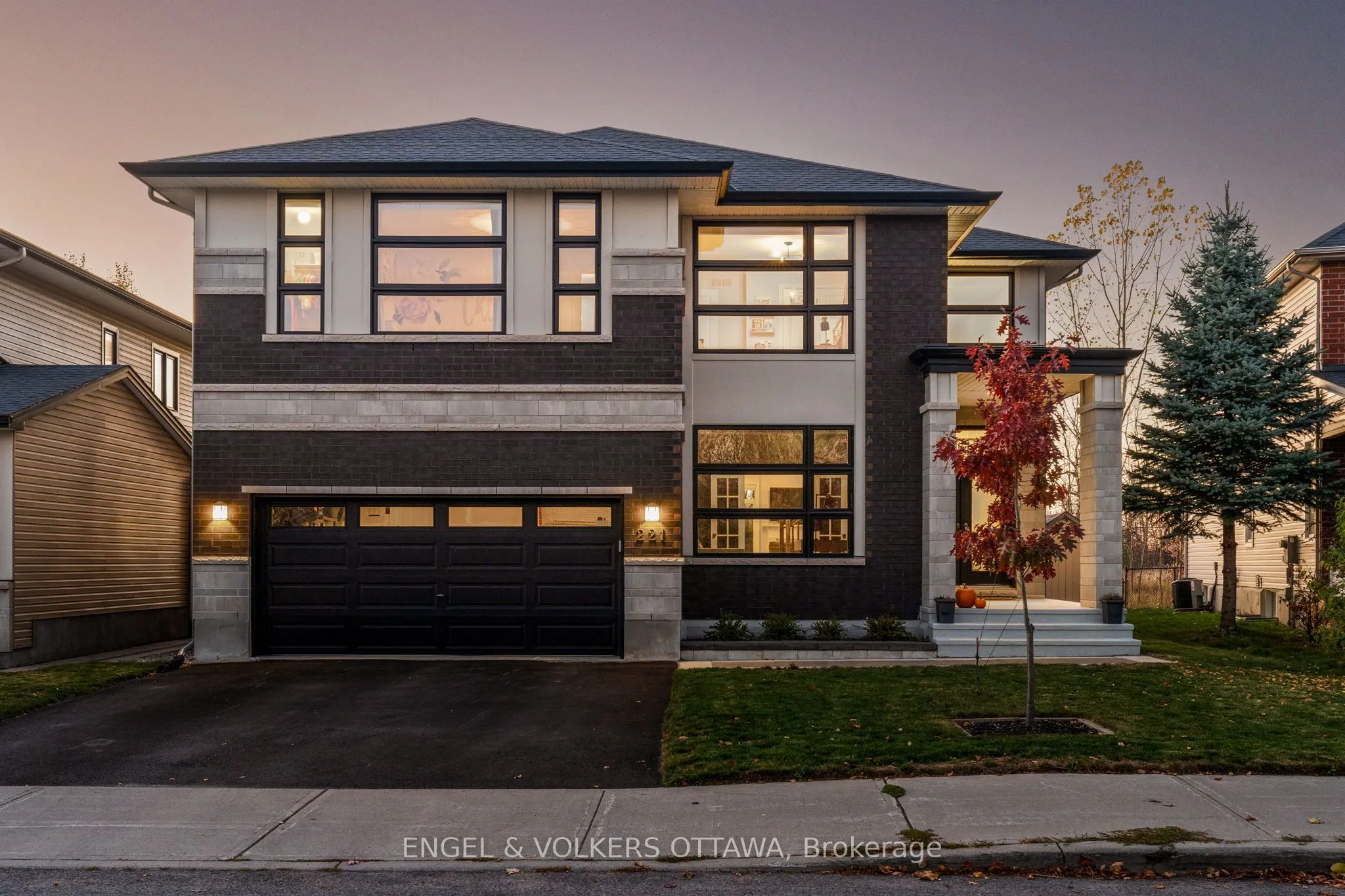 221 Cooks Mill Crescent, ON K1V 2N1