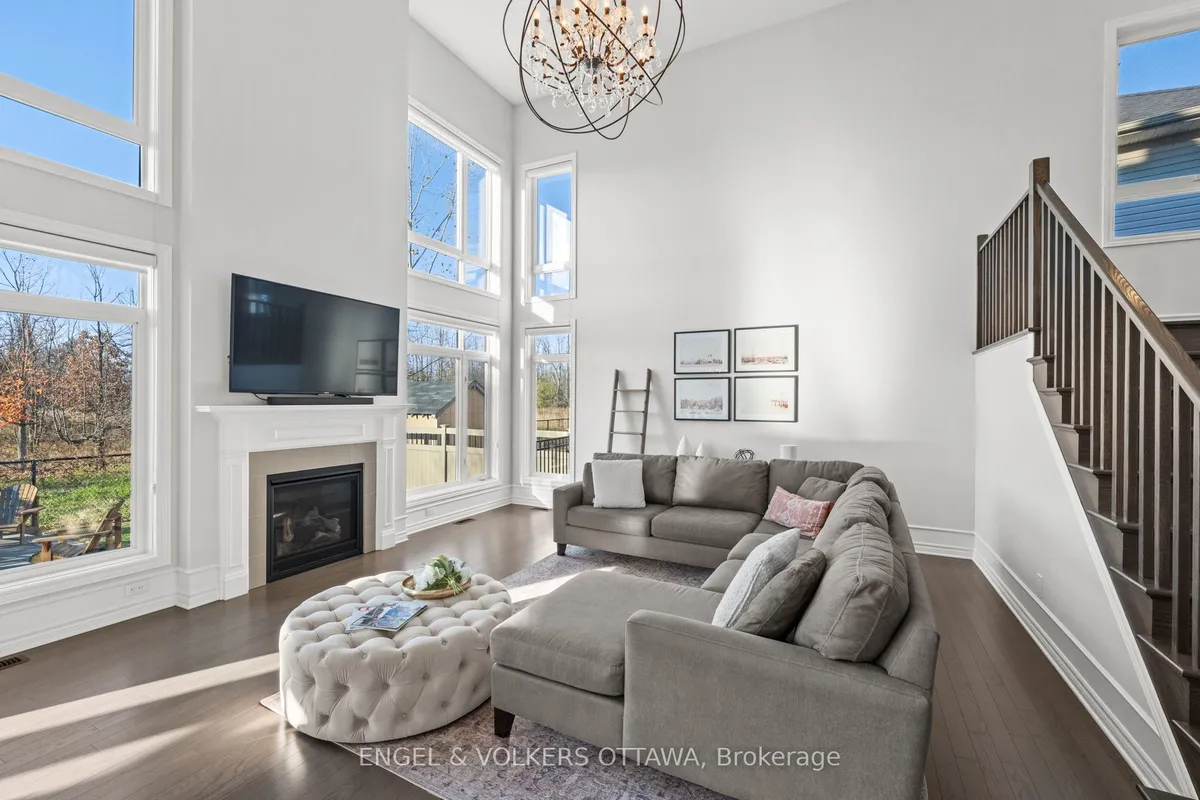 221 Cooks Mill Crescent, ON K1V 2N1