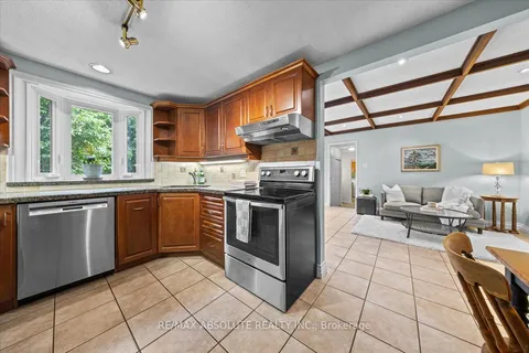 22 Banting Crescent, ON K2K 1P4