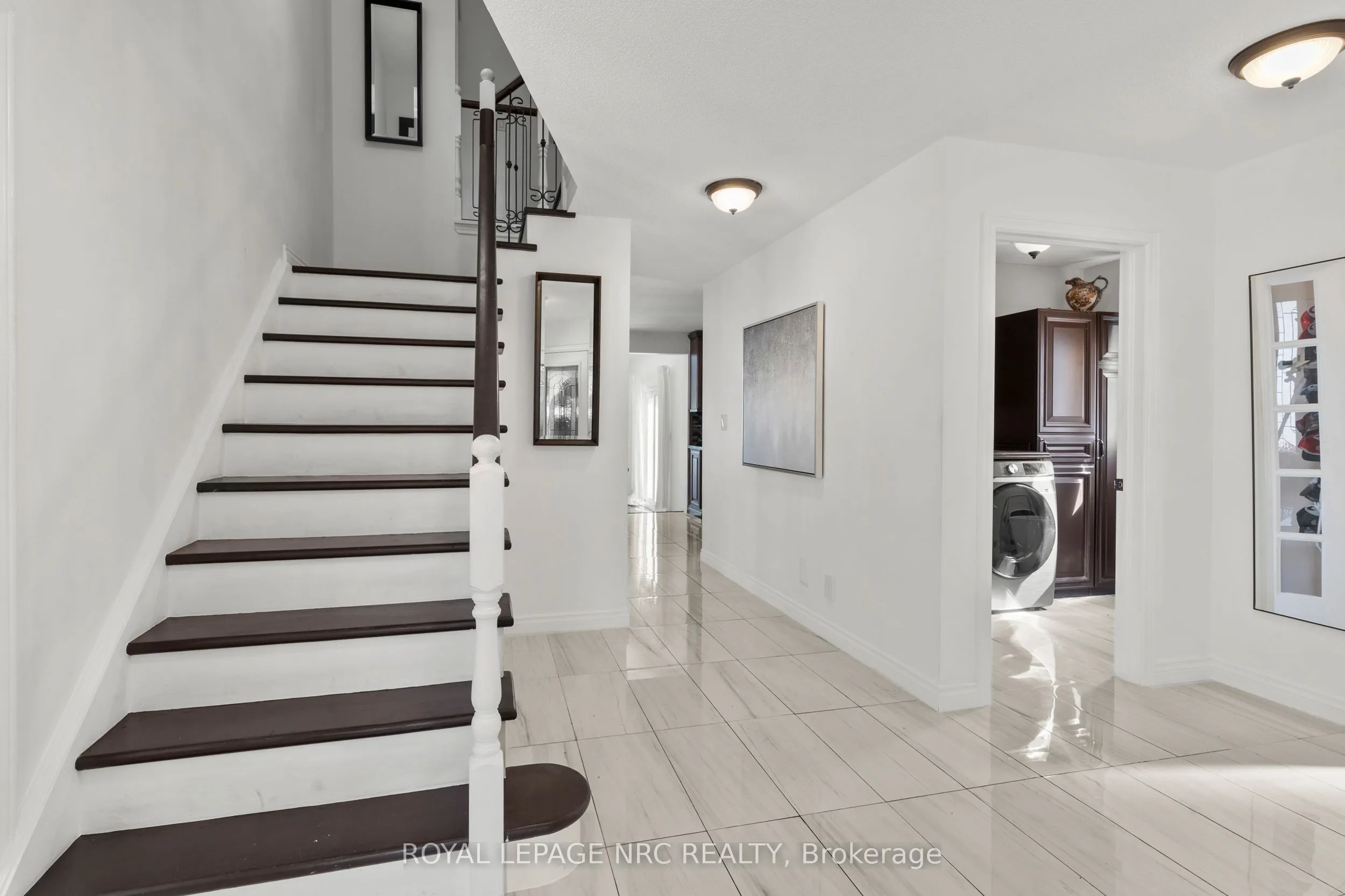 86 Huntington Lane, ON L2S 3R6