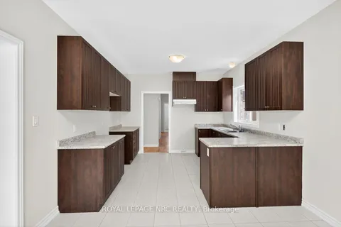 49 HUNTSWORTH Avenue, ON L2V 0N2