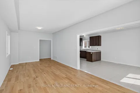 49 HUNTSWORTH Avenue, ON L2V 0N2