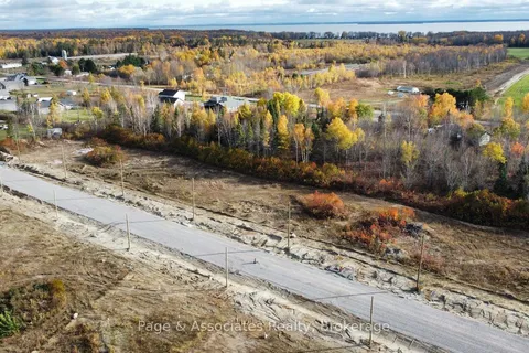 33 Vanier Street, ON P2B 0C8