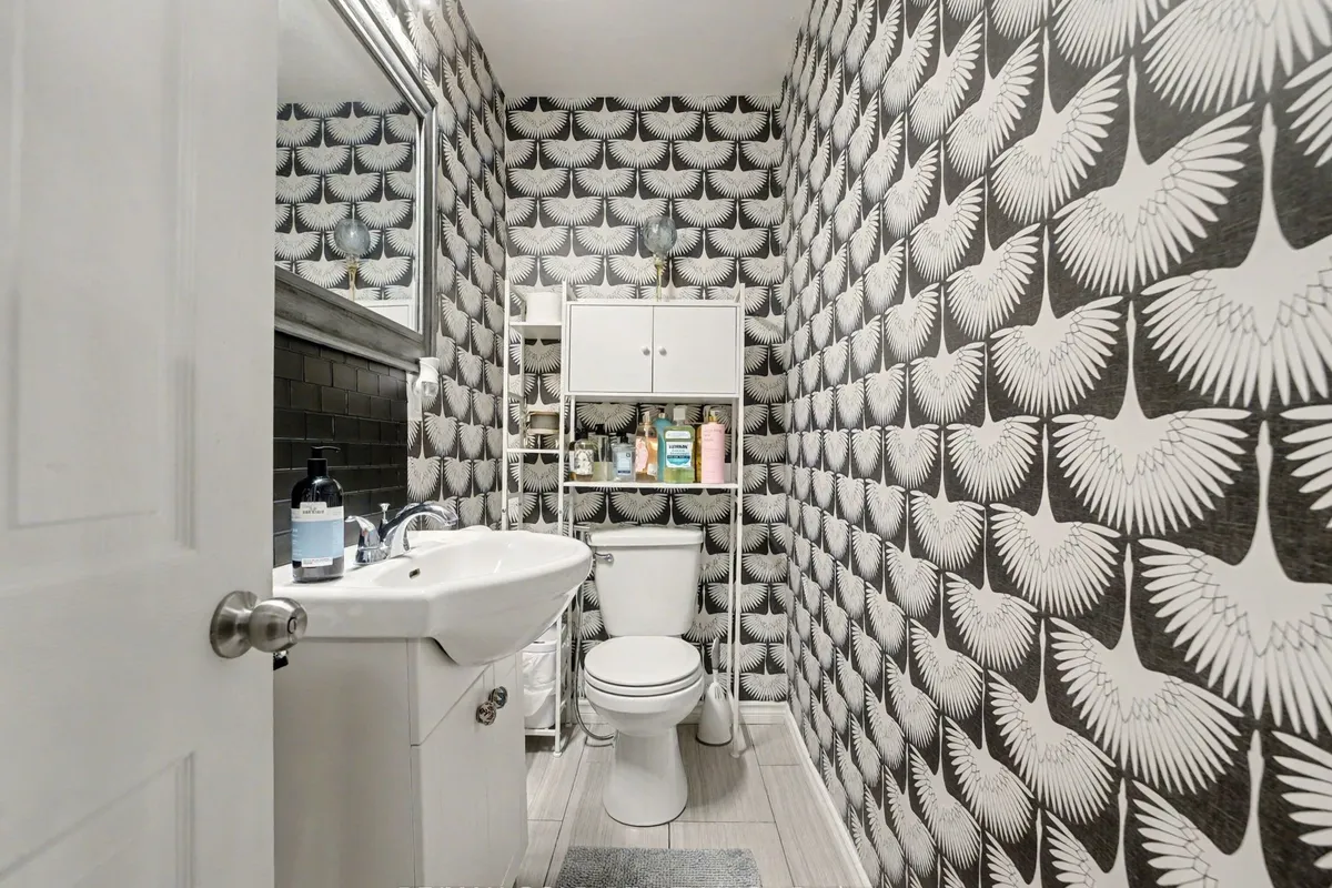 75 Chestnut Avenue, ON L8L 6K8