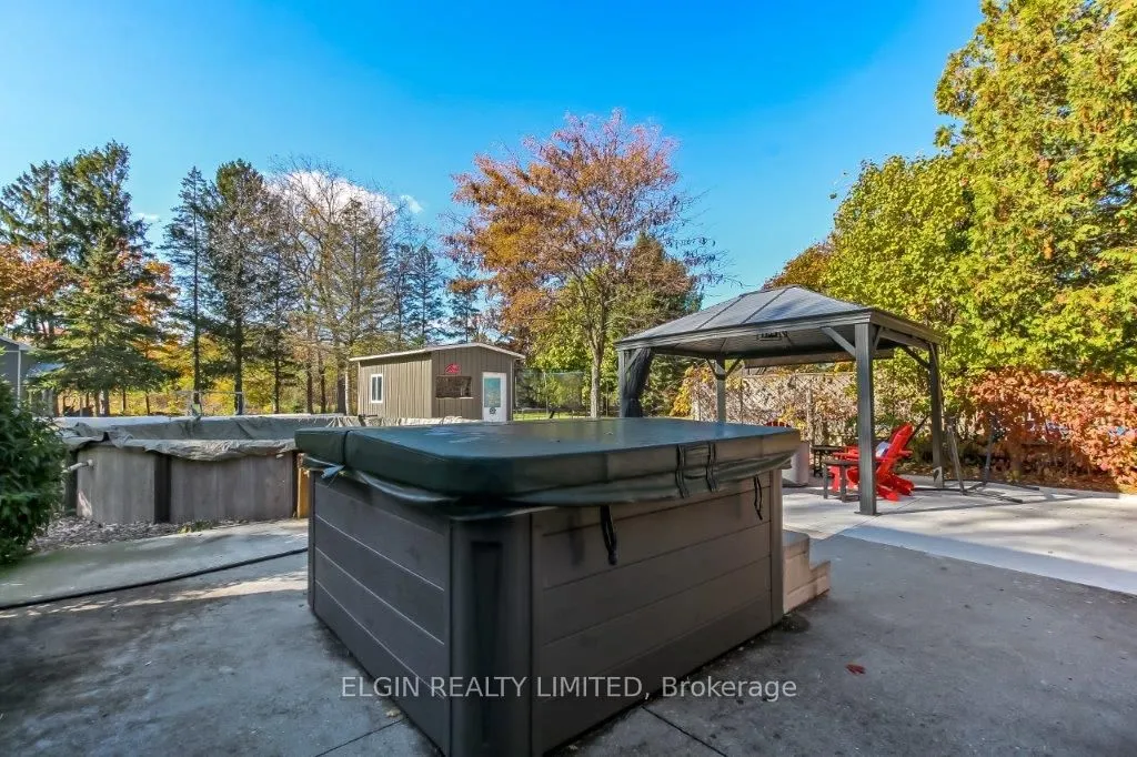 16 North Valerie Street, ON N5R 1A6