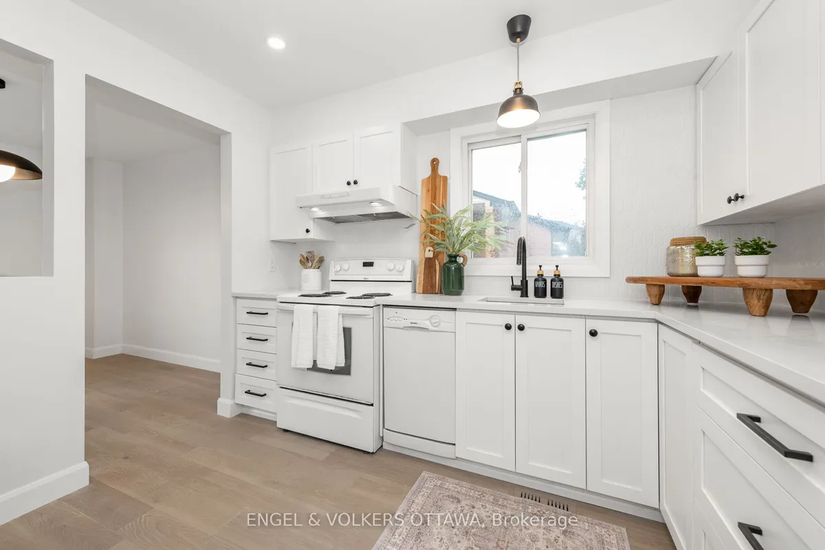 39 Benlark Road, ON K2J 2L5