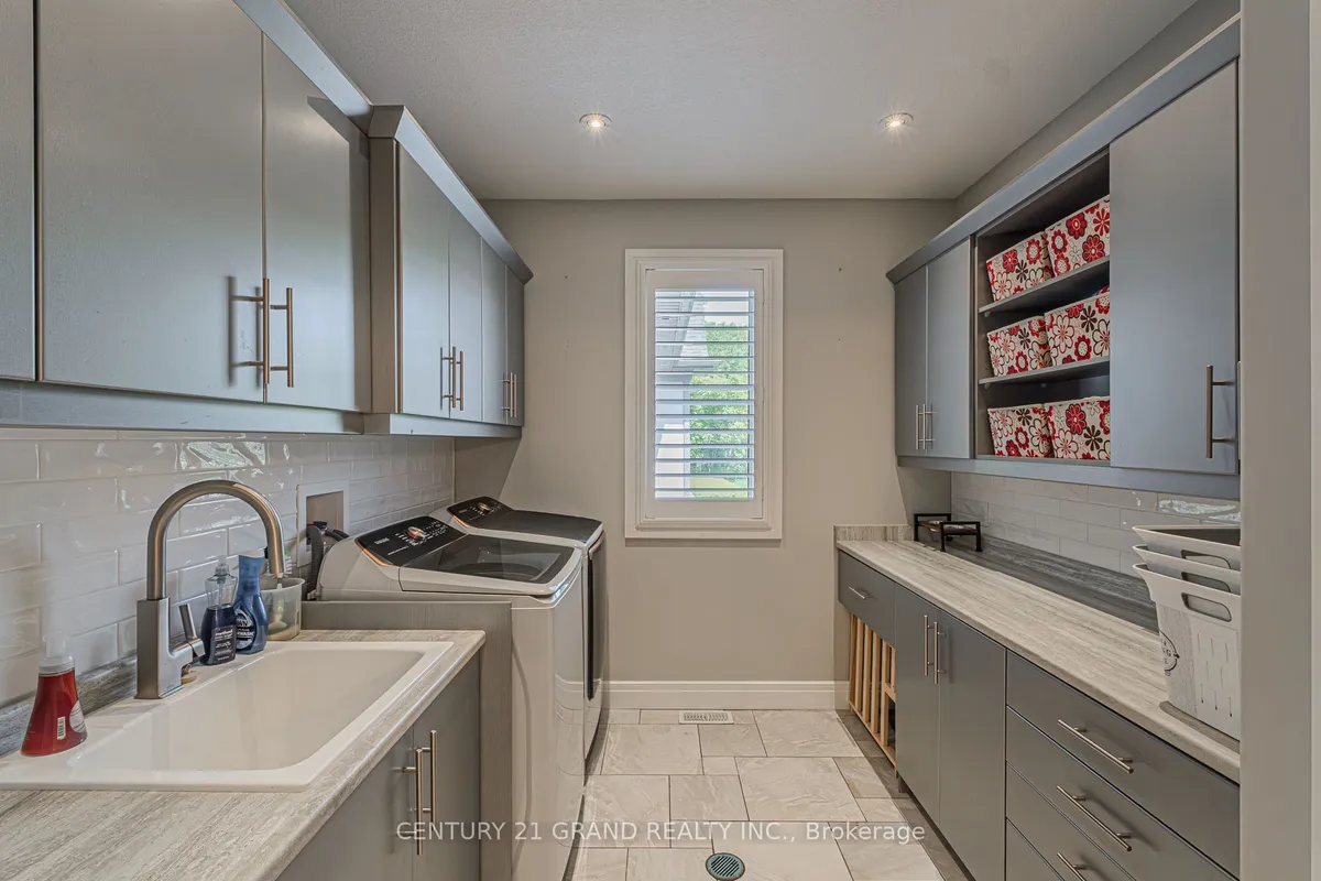 29 Wallace Court, ON N3T 5L7