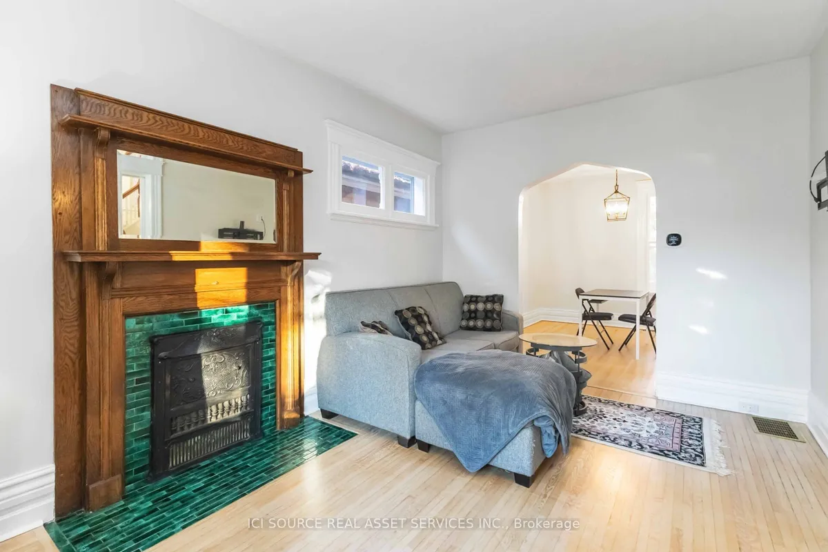 412 Grosvenor Street, ON N5Y 3S4