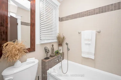 62 Wexford Avenue, ON L8H 4M4