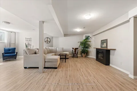 90 High Street, ON K0L 1L0