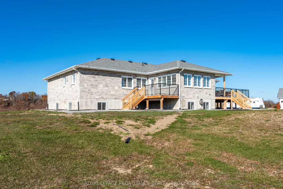 103 Hineman Street, ON K7L 0G2