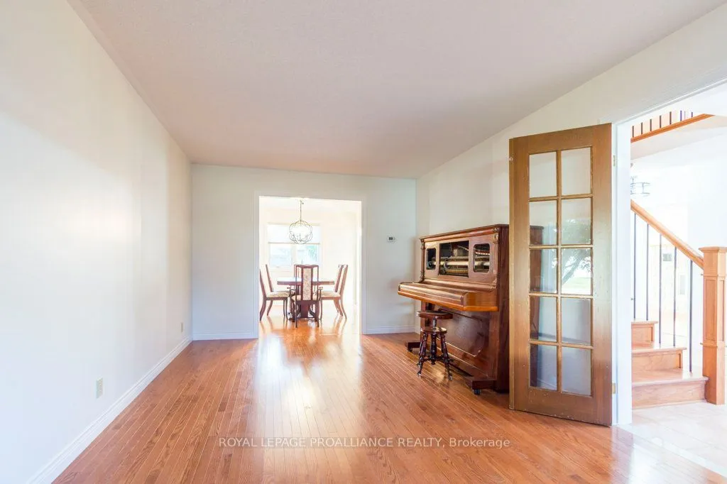 37 Dungannon Drive, ON K8P 5E7