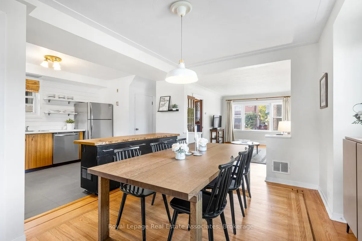 263 Houghton Avenue, ON L8K 2N4