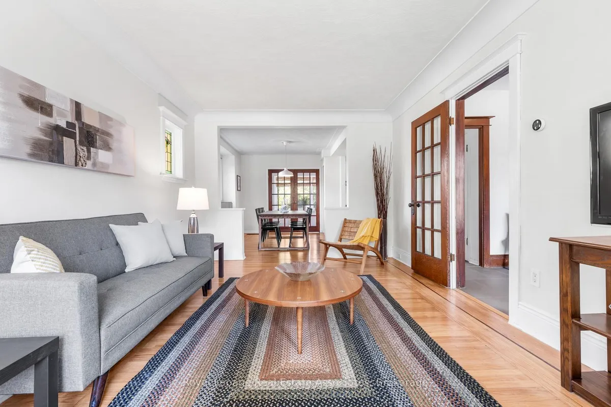 263 Houghton Avenue, ON L8K 2N4