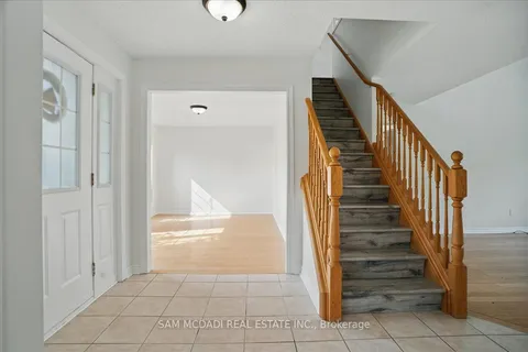 6 Valley Ridge Lane, ON L8N 2Z7