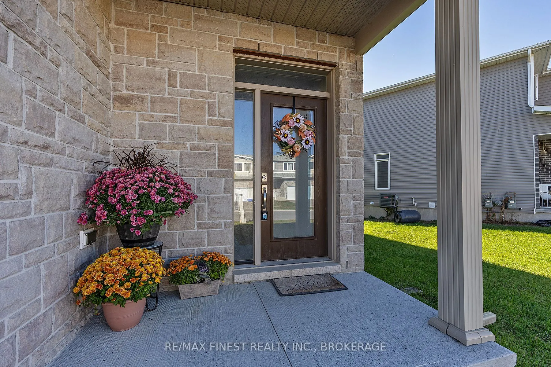 937 Riverview Way, ON K7K 7J8