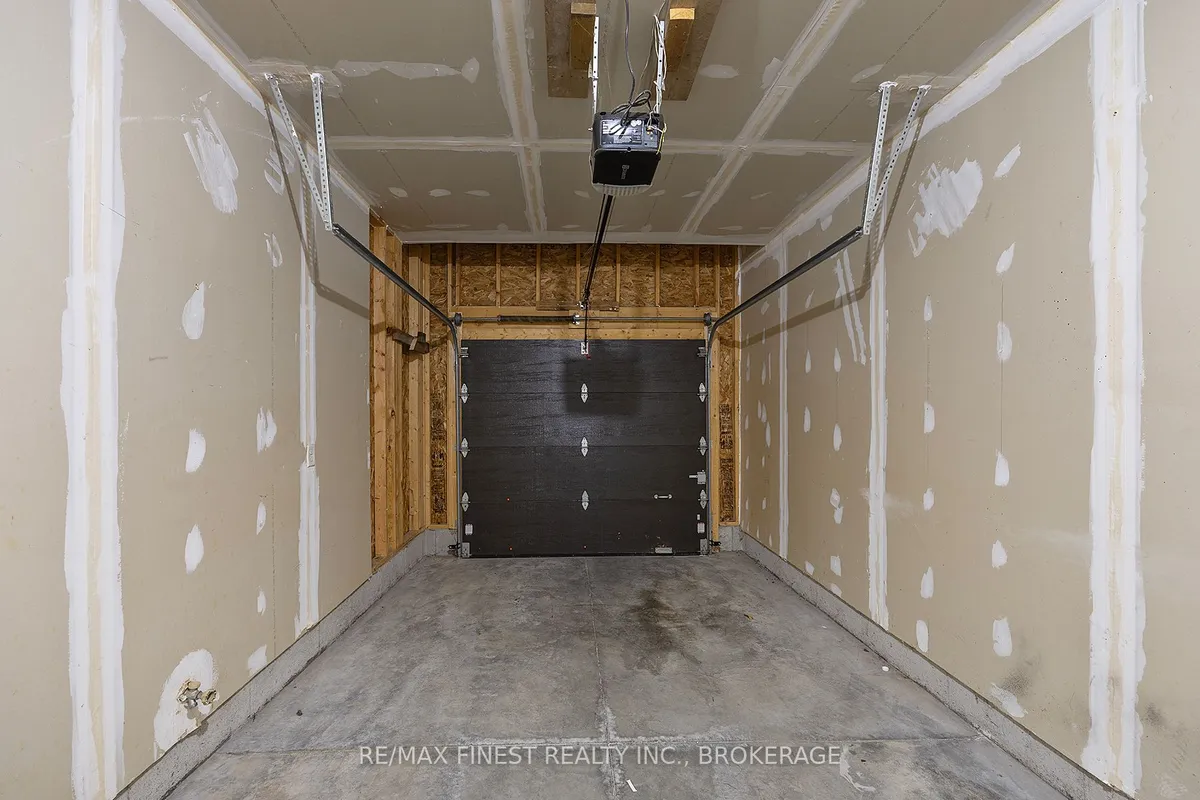 937 Riverview Way, ON K7K 7J8