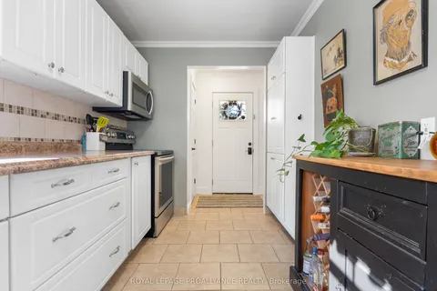 11 Fifth Street, ON K8N 4S2