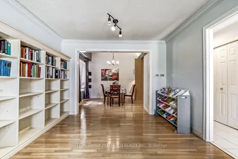 296 Bournemouth Drive, ON N5V 4S5