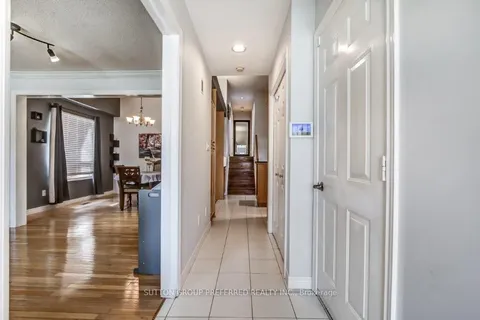 296 Bournemouth Drive, ON N5V 4S5