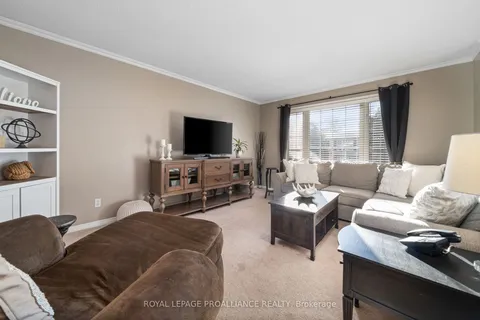 25 Faraday Gardens, ON K8P 5J5