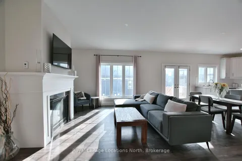 163 Courtland Street, ON L9Y 5L7