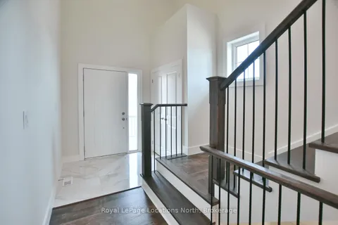 163 Courtland Street, ON L9Y 5L7