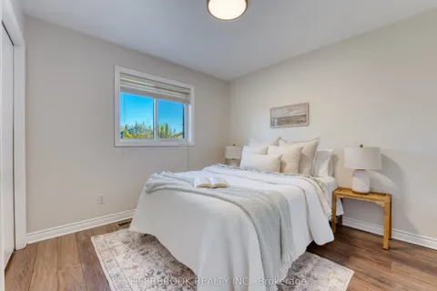 4335 St. Clair Avenue, ON N9H 2N3