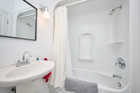 72 Adelaide Street, ON L2A 5K5