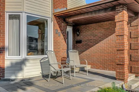 68 Pheasant Run Drive, ON K2J 2R4