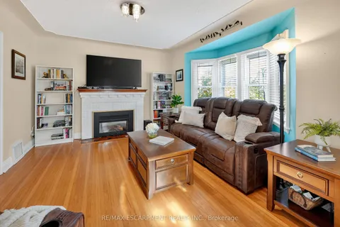 46 Weir Street, ON L8K 3A4