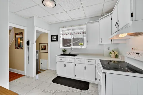 46 Weir Street, ON L8K 3A4