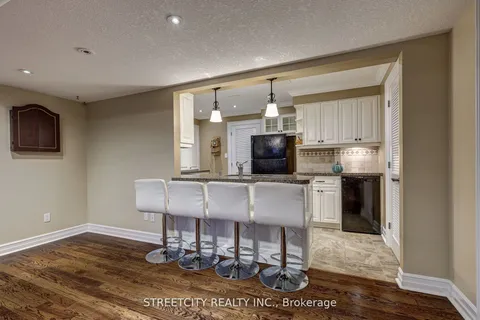 21 Beechwood Circle, ON N5R 6K4