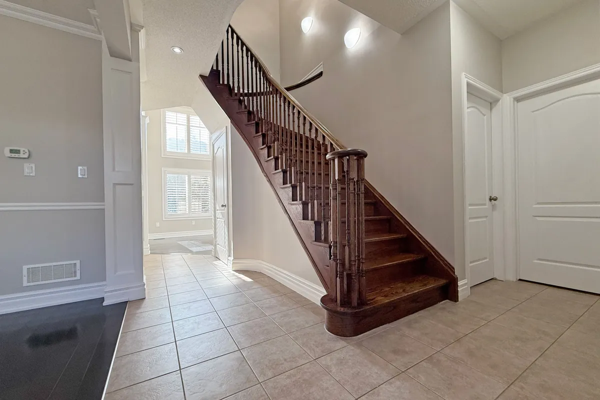 1294 Baseline Road, ON L8E 0E4