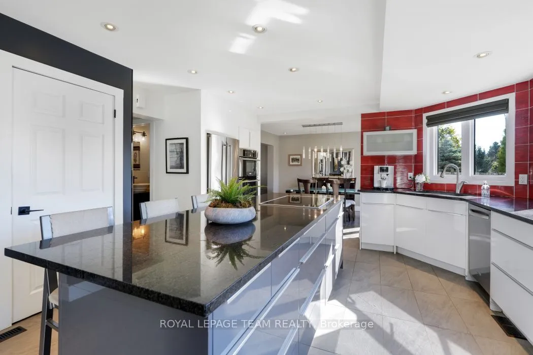 28 Holitman Drive, ON K2J 2A9